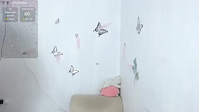 Snapshot of helen_kinett chatting on December 19, 2:07 am helen kinett online show from December 19, 2:07 am