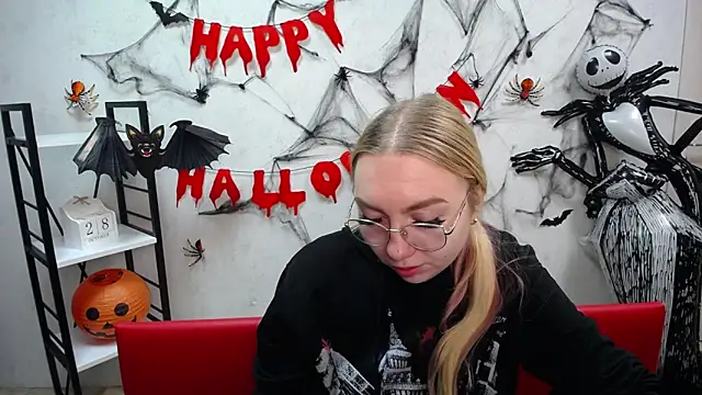 Snapshot of BeatriceFly chatting on October 29, 12:51 pm BeatriceFly online show from October 29, 12:51 pm