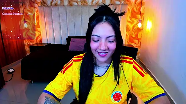 Snapshot of miichael_black chatting on June 24, 3:22 pm miichael black online show from June 24, 3:22 pm