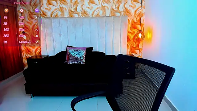 Snapshot of miichael_black chatting on July 10, 3:03 pm miichael black online show from July 10, 3:03 pm