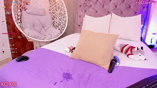 emily daarell online show from December 5, 2:09 am