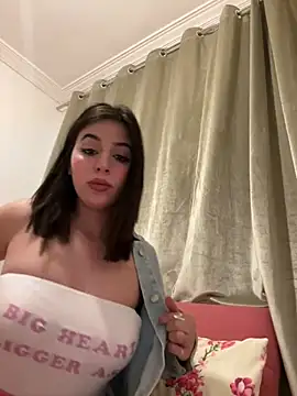 Snapshot of Hot_malak chatting on February 27, 1:27 am Hot malak online show from February 27, 1:27 am