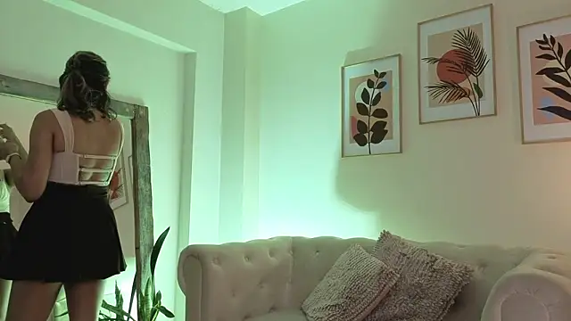 DahianaWalcott online show from March 2, 5:53 pm