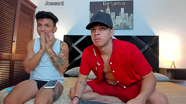 Snapshot of toyboys1 chatting on April 1, 3:51 am toyboys1 online show from April 1, 3:51 am