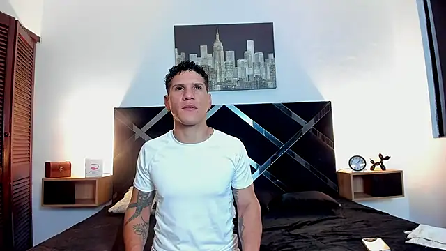 Snapshot of toyboys1 chatting on April 25, 3:53 am toyboys1 online show from April 25, 3:53 am