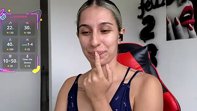 Snapshot of tammyandrade_ chatting on November 27, 2:41 pm tammyandrade online show from November 27, 2:41 pm