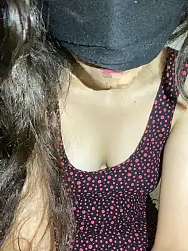 Snapshot of Chahrazad66 chatting on September 13, 1:16 am Chahrazad66 online show from September 13, 1:16 am