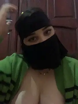 Snapshot of Miss-Soka chatting on December 30, 5:15 am Miss-Soka online show from December 30, 5:15 am