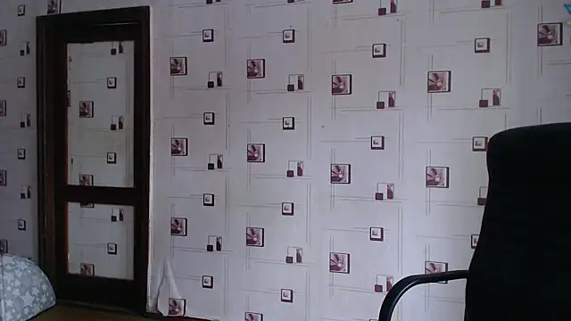 Snapshot of TasyaBigTTs chatting on December 16, 10:40 am TasyaBigTTs online show from December 16, 10:40 am