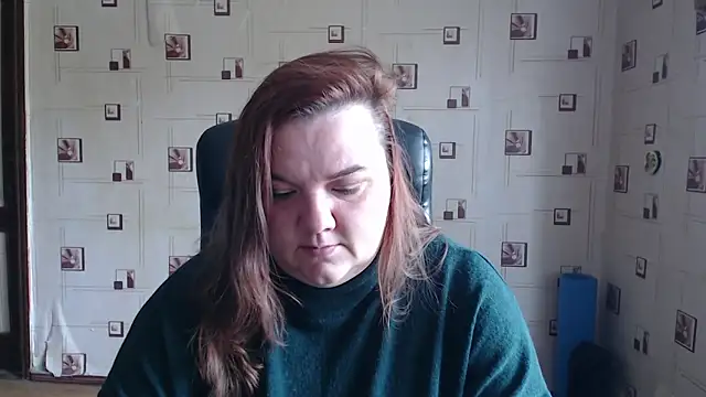 Snapshot of TasyaBigTTs chatting on April 20, 8:28 am TasyaBigTTs online show from April 20, 8:28 am