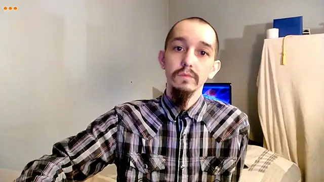 VanceFontaine online show from March 18, 7:11 am