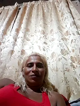 Snapshot of Goodgirlsue_77 chatting on March 3, 9:59 pm Goodgirlsue 77 online show from March 3, 9:59 pm