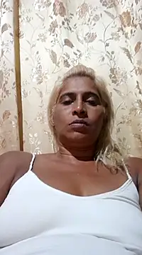 Snapshot of Goodgirlsue_77 chatting on March 10, 7:29 pm Goodgirlsue 77 online show from March 10, 7:29 pm