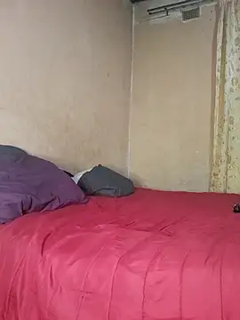 Snapshot of Goodgirlsue_77 chatting on September 23, 8:12 pm Goodgirlsue 77 online show from September 23, 8:12 pm