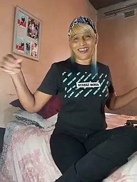 Snapshot of Goodgirlsue_77 chatting on November 7, 11:43 am Goodgirlsue 77 online show from November 7, 11:43 am