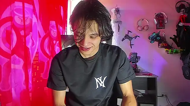 LilOwen  online show from June 17, 7:48 pm