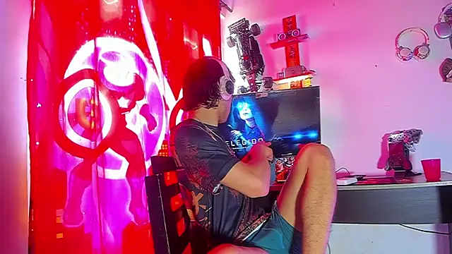 LilOwen  online show from June 25, 7:40 pm