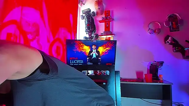 LilOwen  online show from June 27, 6:46 pm