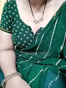 Snapshot of sunitha-3 chatting on February 27, 4:52 am sunitha-3 online show from February 27, 4:52 am