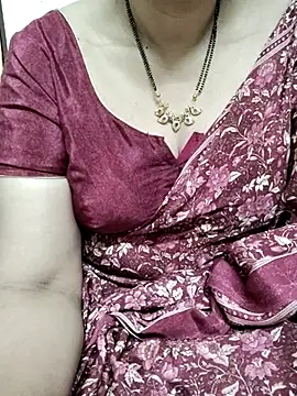 Snapshot of sunitha-3 chatting on February 28, 6:09 pm sunitha-3 online show from February 28, 6:09 pm