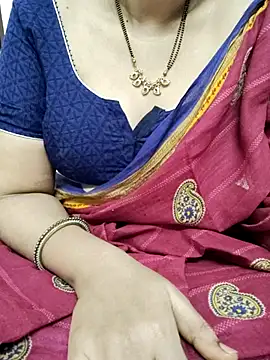 Snapshot of sunitha-3 chatting on March 2, 5:54 am sunitha-3 online show from March 2, 5:54 am