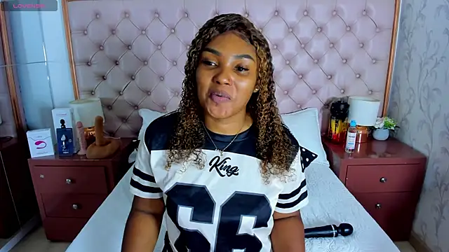 Isla Scott online show from March 21, 11:22 am