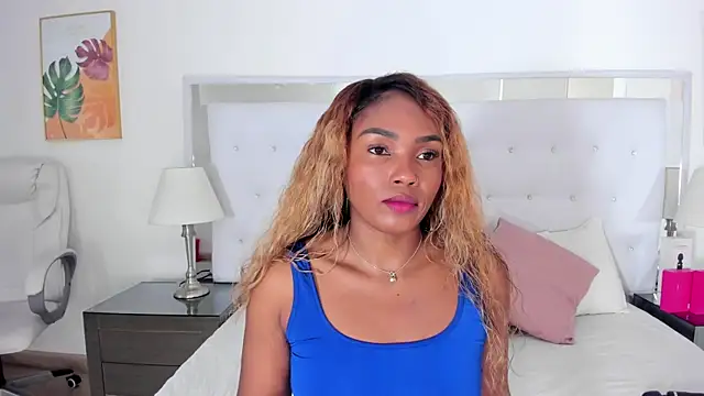 Isla Scott online show from June 6, 11:37 am