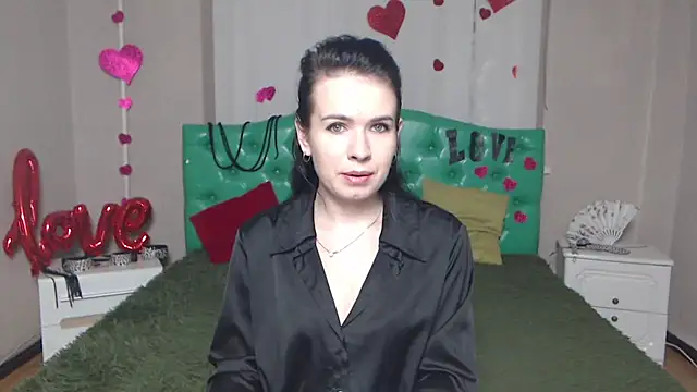 JasmineKouch online show from December 4, 6:34 am