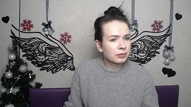 JasmineKouch online show from December 21, 6:42 am