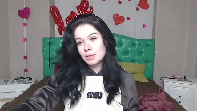 JasmineKouch online show from February 13, 6:15 pm