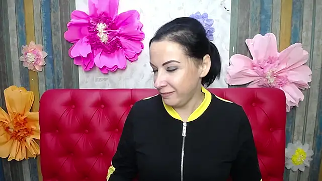 Snapshot of ElizabethSho chatting on October 15, 5:13 pm ElizabethSho online show from October 15, 5:13 pm