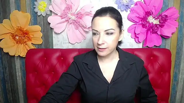 Snapshot of ElizabethSho chatting on December 2, 6:14 pm ElizabethSho online show from December 2, 6:14 pm