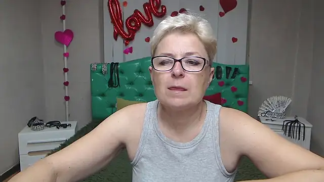 Snapshot of EmiliaGree chatting on September 26, 5:06 pm EmiliaGree online show from September 26, 5:06 pm