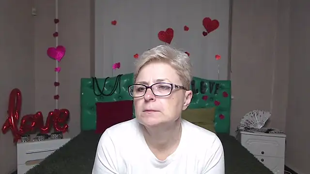 Snapshot of EmiliaGree chatting on November 20, 6:07 pm EmiliaGree online show from November 20, 6:07 pm