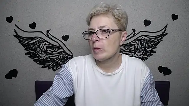 Snapshot of EmiliaGree chatting on November 23, 6:08 pm EmiliaGree online show from November 23, 6:08 pm