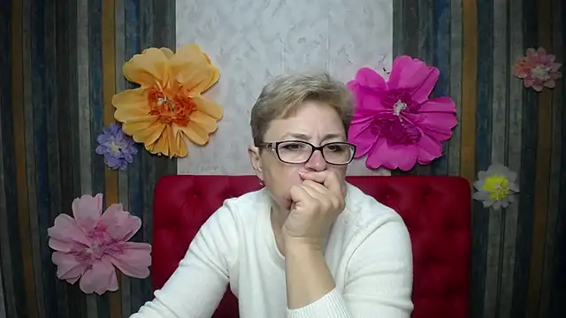 EmiliaGree online show from April 28, 5:07 pm