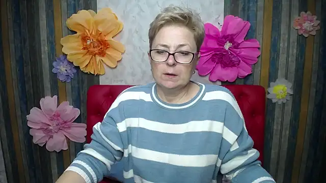EmiliaGree online show from May 2, 5:07 pm