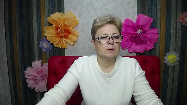 EmiliaGree online show from May 3, 5:19 pm
