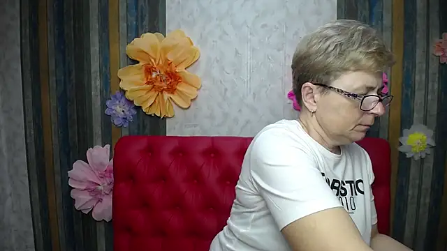 EmiliaGree online show from May 9, 4:56 pm