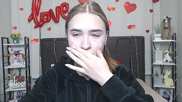 LauraHlot online show from February 15, 6:04 pm