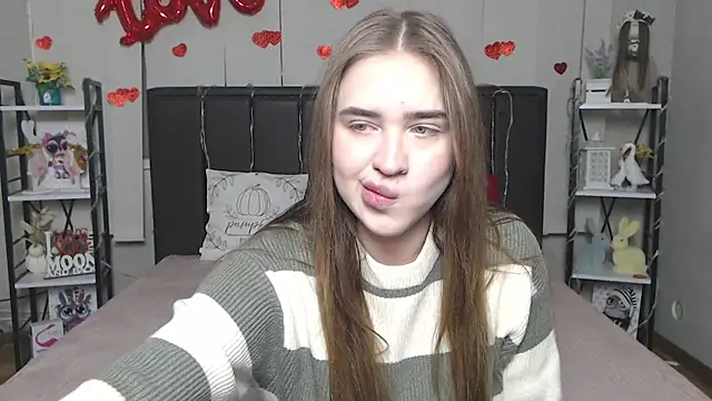 LauraHlot online show from February 18, 6:04 pm