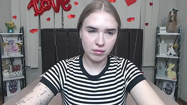 LauraHlot online show from March 31, 6:14 am