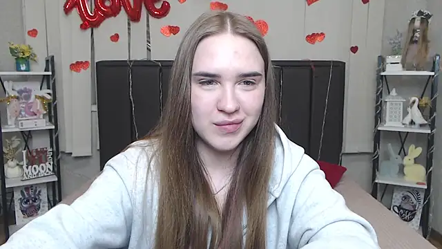 LauraHlot online show from April 1, 1:41 pm