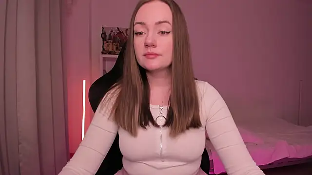 WalkingGirl online show from February 6, 6:46 pm