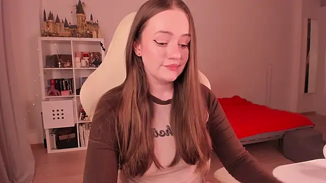 WalkingGirl online show from September 27, 5:51 pm