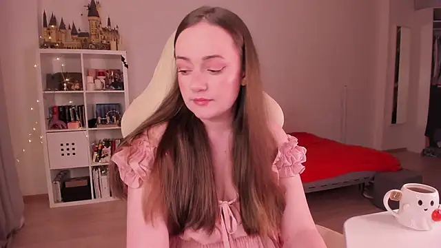 WalkingGirl online show from September 30, 5:18 pm