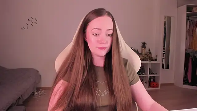 WalkingGirl online show from December 1, 6:46 pm