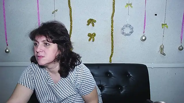 Snapshot of LuciaMii chatting on January 12, 9:08 pm LuciaMii online show from January 12, 9:08 pm