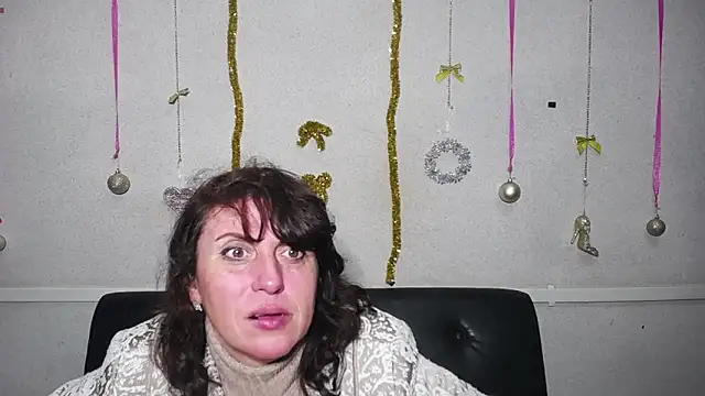 Snapshot of LuciaMii chatting on January 14, 6:07 pm LuciaMii online show from January 14, 6:07 pm