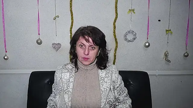 Snapshot of LuciaMii chatting on January 16, 6:16 pm LuciaMii online show from January 16, 6:16 pm